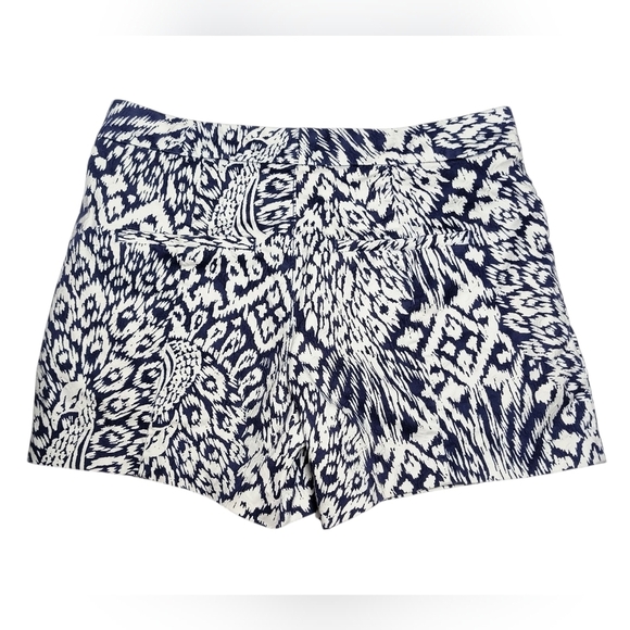 Lilly Pulitzer Bright Navy & White Kelly Pineapple Party Resort Stretch Shorts 2 - Picture 4 of 9